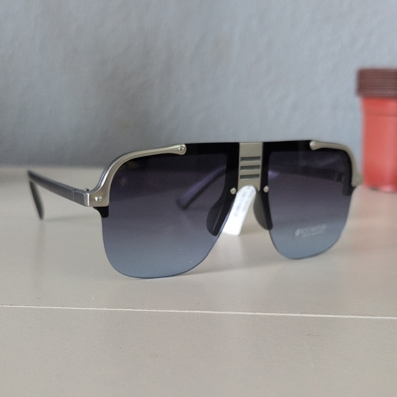 Rocawear Black and Silver Sunglasses - Picture 1 of 3